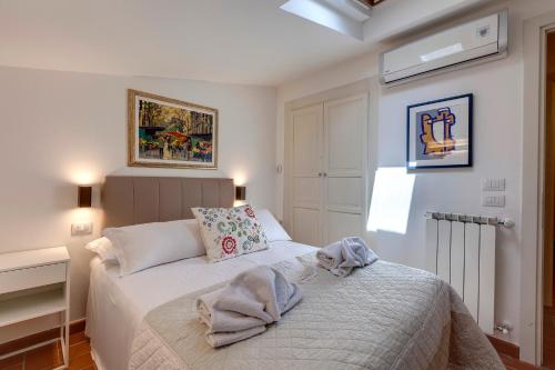 Poggio Imperiale Apartment by Mamo Florence
