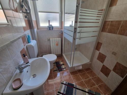 LJUBO V Apartment 10 m from the beach