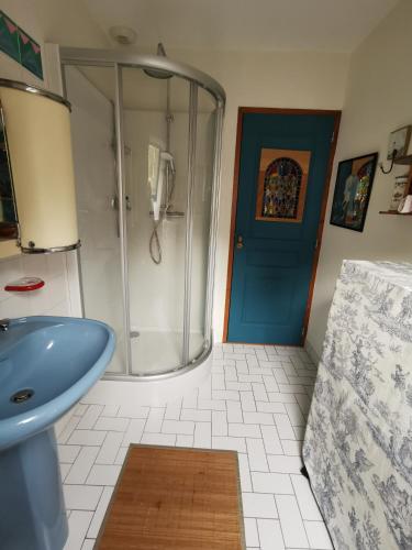 Ένα μπάνιο στο Chambres à la campagne chez l'habitant