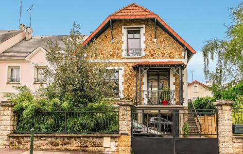 Nice Home In Bourg-La-Reine With Wifi