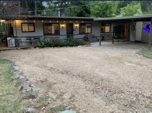 Gallery image of Mountain Lodge - sleeps 10 in Mount Buller