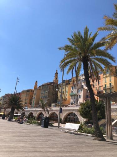 Studio/appartement Menton proche de la gare et de la mer