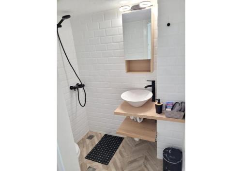 Ένα μπάνιο στο Elite 7