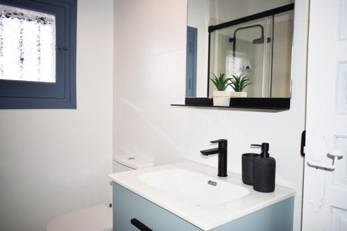 Ένα μπάνιο στο Anacasa Villa Bacalla les Marines CH3400