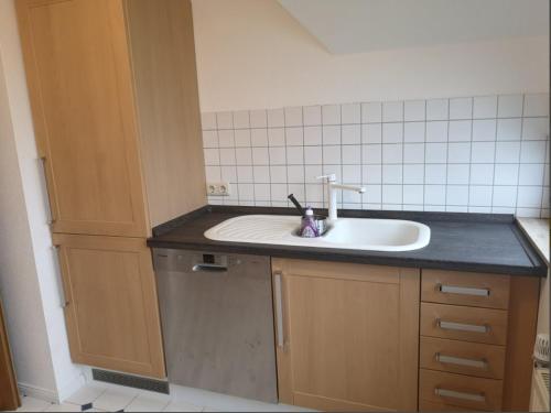 Η κουζίνα ή μικρή κουζίνα στο Ferienwohnung Familie Ossenbühl