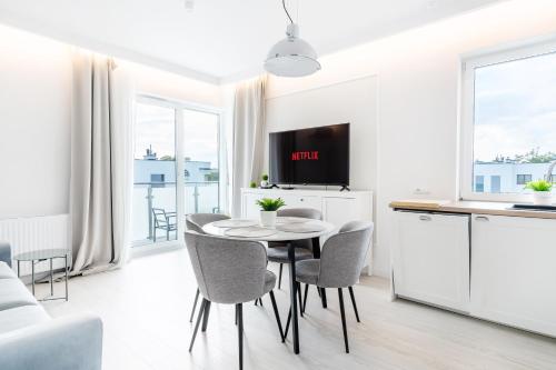 Belle View - 3pok, nawet 5 łóżek, piękny widok na rzekę, TV55" z Netflix i Max, parking, winda