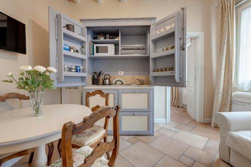 Agnolo Apartment by Mamo Florence