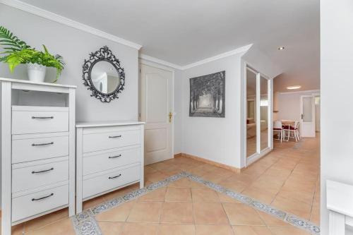 Perfect apartment on beach near Estepona RDR340