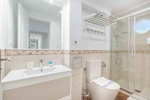Perfect apartment on beach near Estepona RDR340