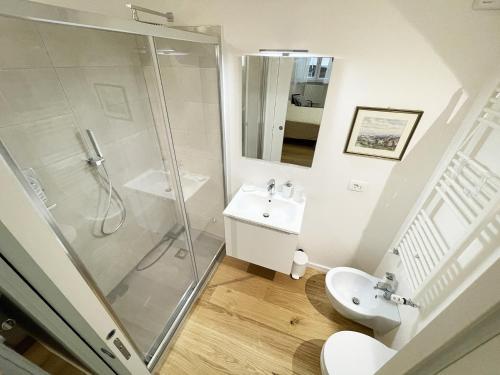 a bathroom with a shower and a sink at Il Desiderio zona Piazza del Campo in Siena