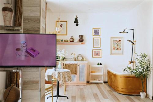 Gallery image of Langmandi Experience 9NT in Hanoi