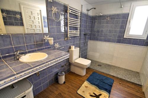Phòng tắm tại ARENDA Pino Alto Villa Gallo