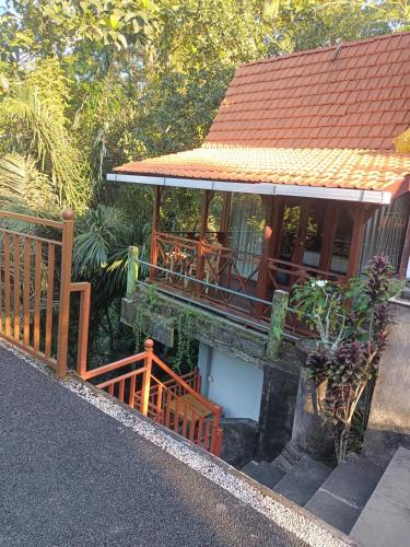 Un jardín fuera de Astana Swaha Villa