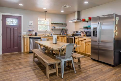 Dapur atau dapur kecil di The Porch House