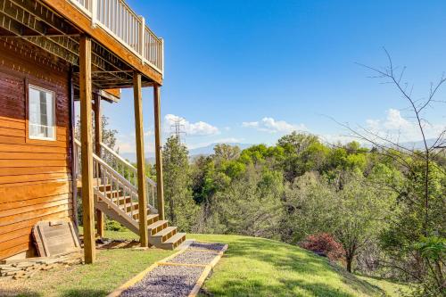 Sevierville Home w/ Mountain & Countryside Views photo 10