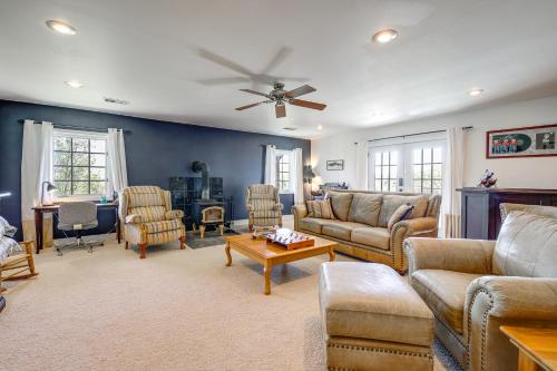 Sevierville Home w/ Mountain & Countryside Views photo 13
