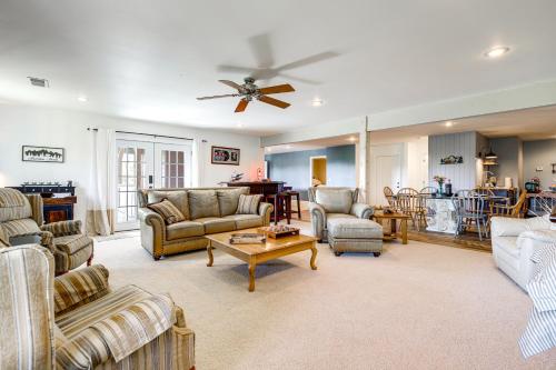 Sevierville Home w/ Mountain & Countryside Views photo 14