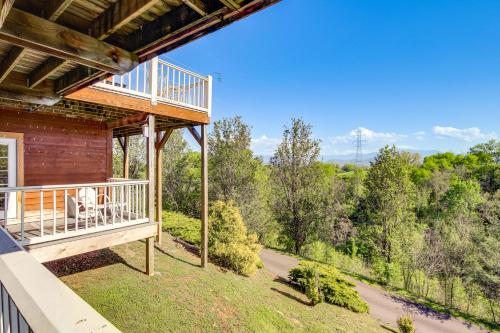 Sevierville Home w/ Mountain & Countryside Views photo 7