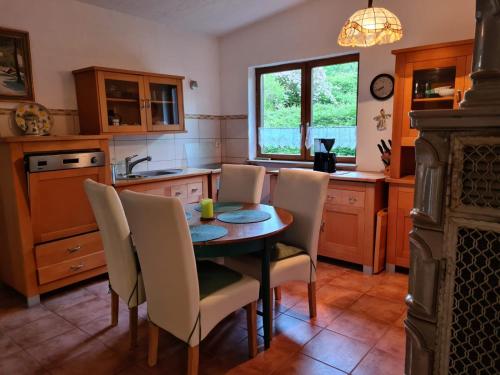 Kuchyň nebo kuchyňský kout v ubytování Ferienhaus Mellicher Berg