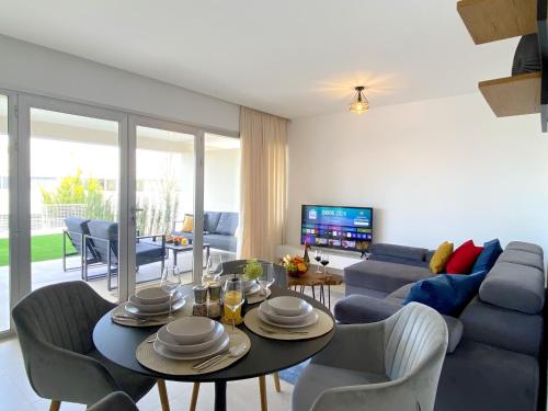 Impresionante apartamento con vistas a la piscina