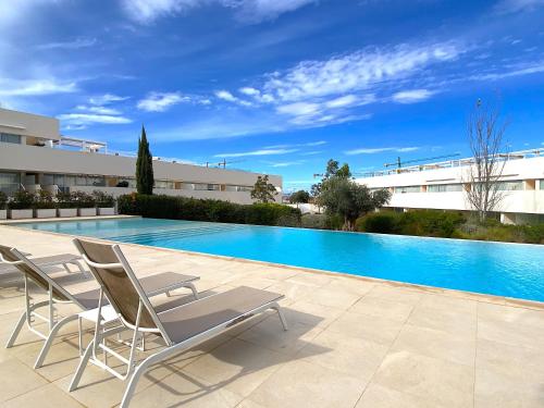 Impresionante apartamento con vistas a la piscina