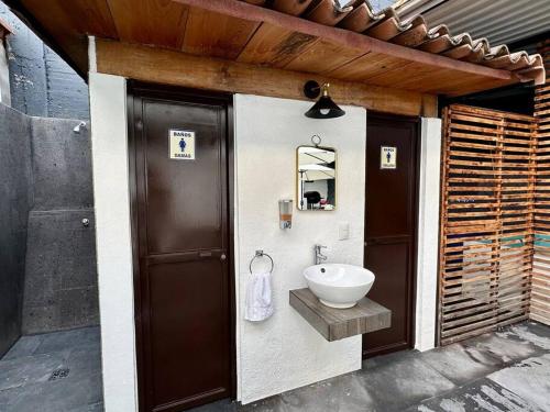 Ένα μπάνιο στο Quinta del Valle cuarto 4 Cómoda Suite Familiar