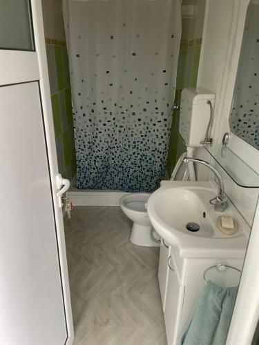 Koupelna v ubytování Tobis hostel