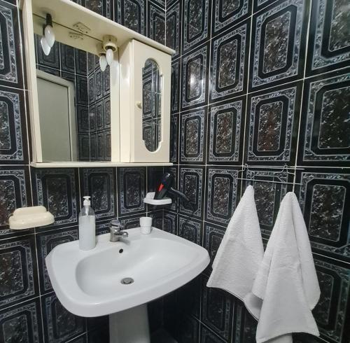 A bathroom at Apartment Durres