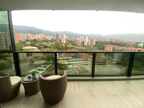 Gallery image of Luxury apt! Guest friendly! Great location! Jacuzzi, Gym, Security! in Medellín