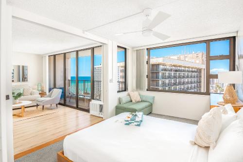 Lovely 1BR Ocean View Condo, Near Beach + Parking!_2