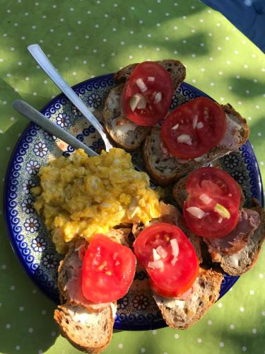 Jídlo v penzionu – hostince nebo okolí