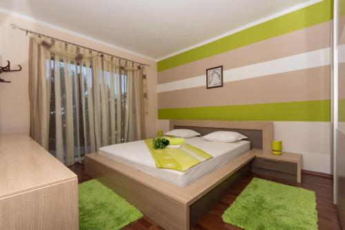 Apartments with parking space Okrug Gornji, Ciovo - 22799