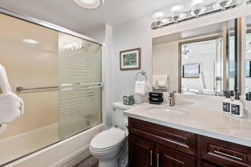 Koupelna v ubytování Kihei Beach Resort 501- Remodeled 2 bedroom oceanfront gem on 6 mile beach