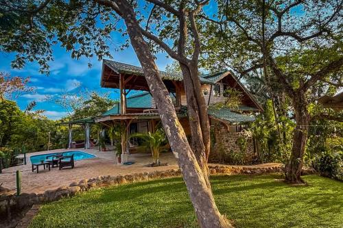 Bazén v ubytování Sundancefamily Paradise Villa nebo v jeho okolí