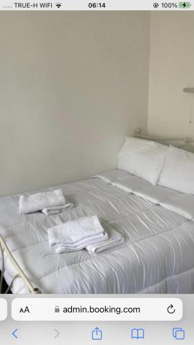 Postel nebo postele na pokoji v ubytování Surf kinsale