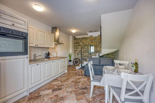 Una cocina o kitchenette en Istrian Casa Pr Marici