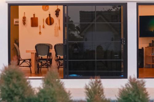 Φωτογραφία από το άλμπουμ του Chamonte Pool Villa Khao Yai σε Ban Muak Lek Nai