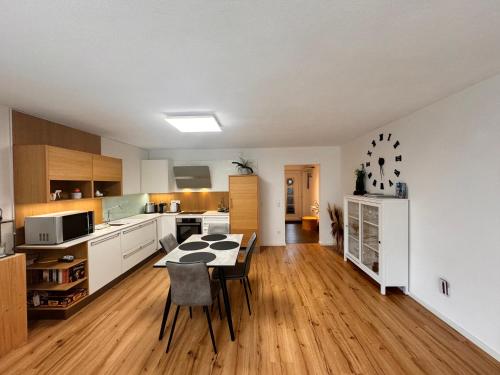 Kuchyň nebo kuchyňský kout v ubytování FeWo Haus am Bodensee
