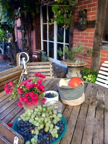 Jardín al aire libre en Romantische Ferienwohnung im historischen Stadtkern Jüterbog