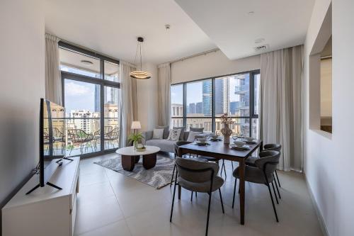 Apartment with Burj Khalifa View I Bellevue Tower