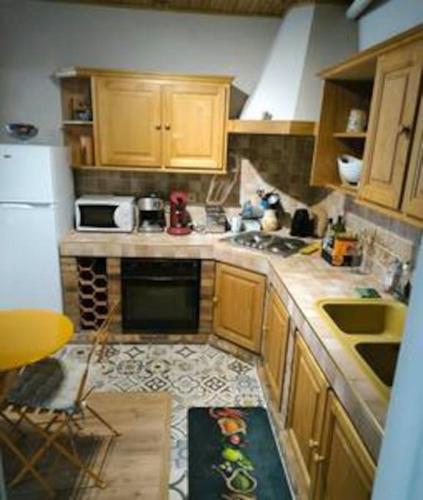 Photo de la galerie de l'établissement 2 pièces au centre-ville, à Roquebillière