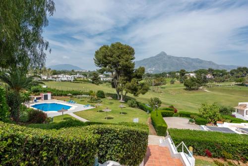 Azahara 2, Contemporary Scandinavian style open plan apartment with 2 terraces