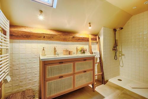 Koupelna v ubytování Luxury Moulin de Rochopt