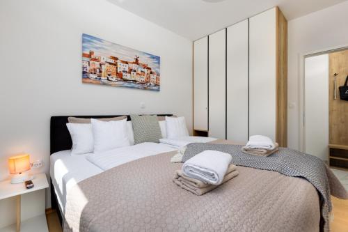 Sunset & Seaview Premium Apartment