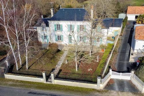 La Charmille - Grande maison bourgeoise, 35 Kms du Futuroscope