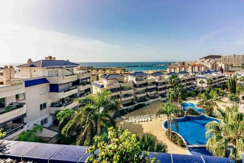 Spacious Apartment with Direct Ocean Views