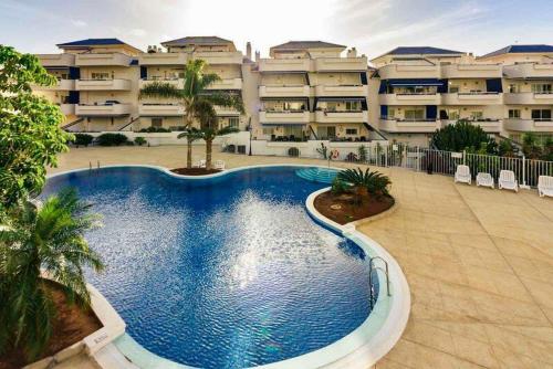 Spacious Apartment with Direct Ocean Views