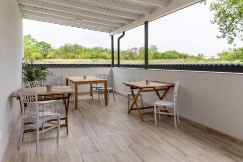 Balkón nebo terasa v ubytování Otopeni Suites by CityBookings