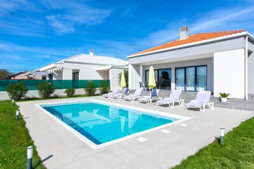 Villa Aria - family friendly in Pula for 6 people with private swimming pool