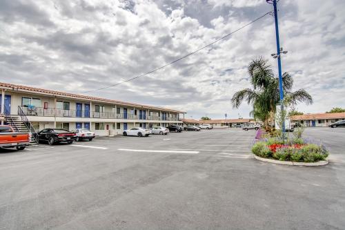 Motel 6 Manteca